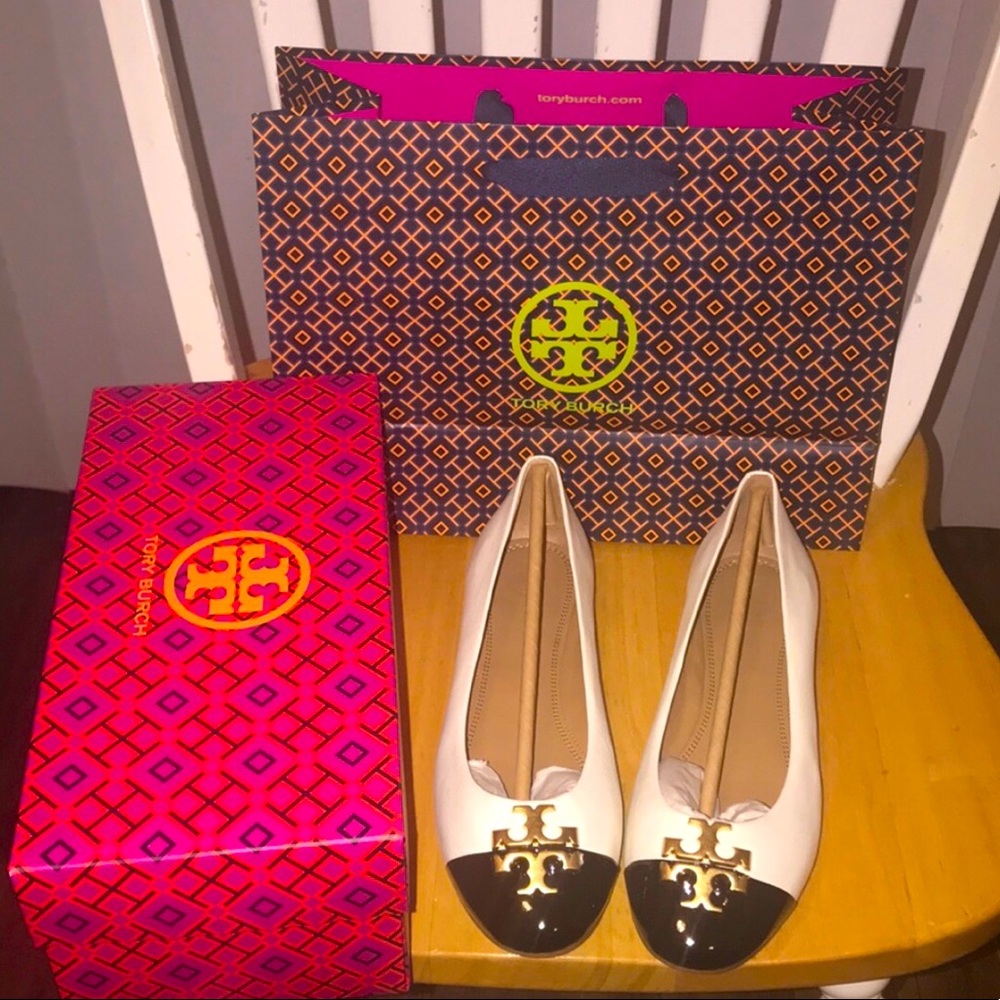 Tory Burch Everly flats NIB size 7
